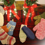 Uppi á lofti, inni í skáp eru jólapakkar…