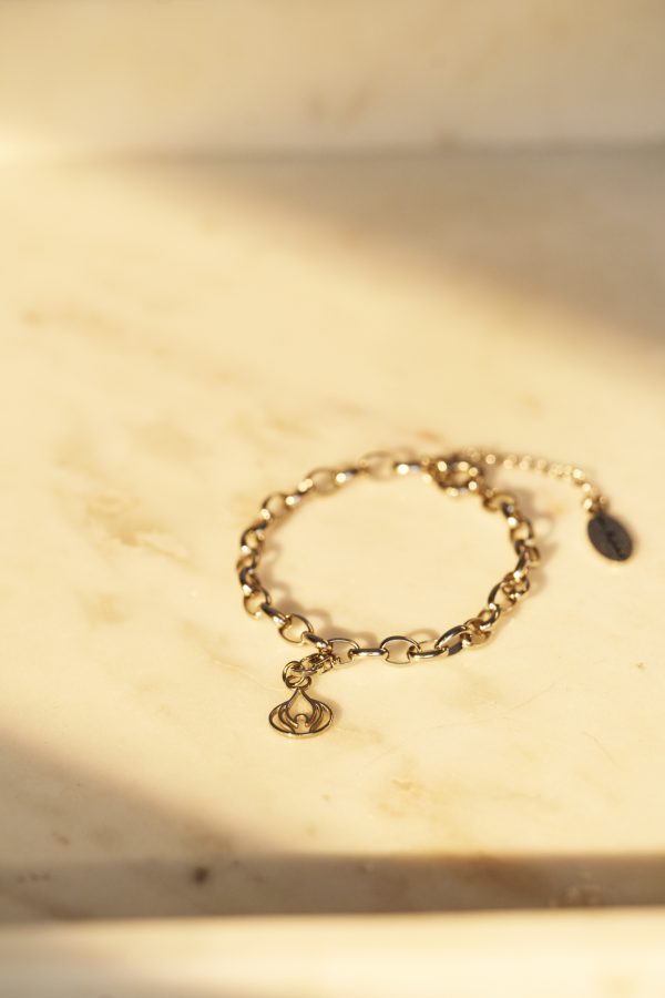 Gyllt armband með Ljósa charm | Ljósið x Hlín Reykdal – Ljósið